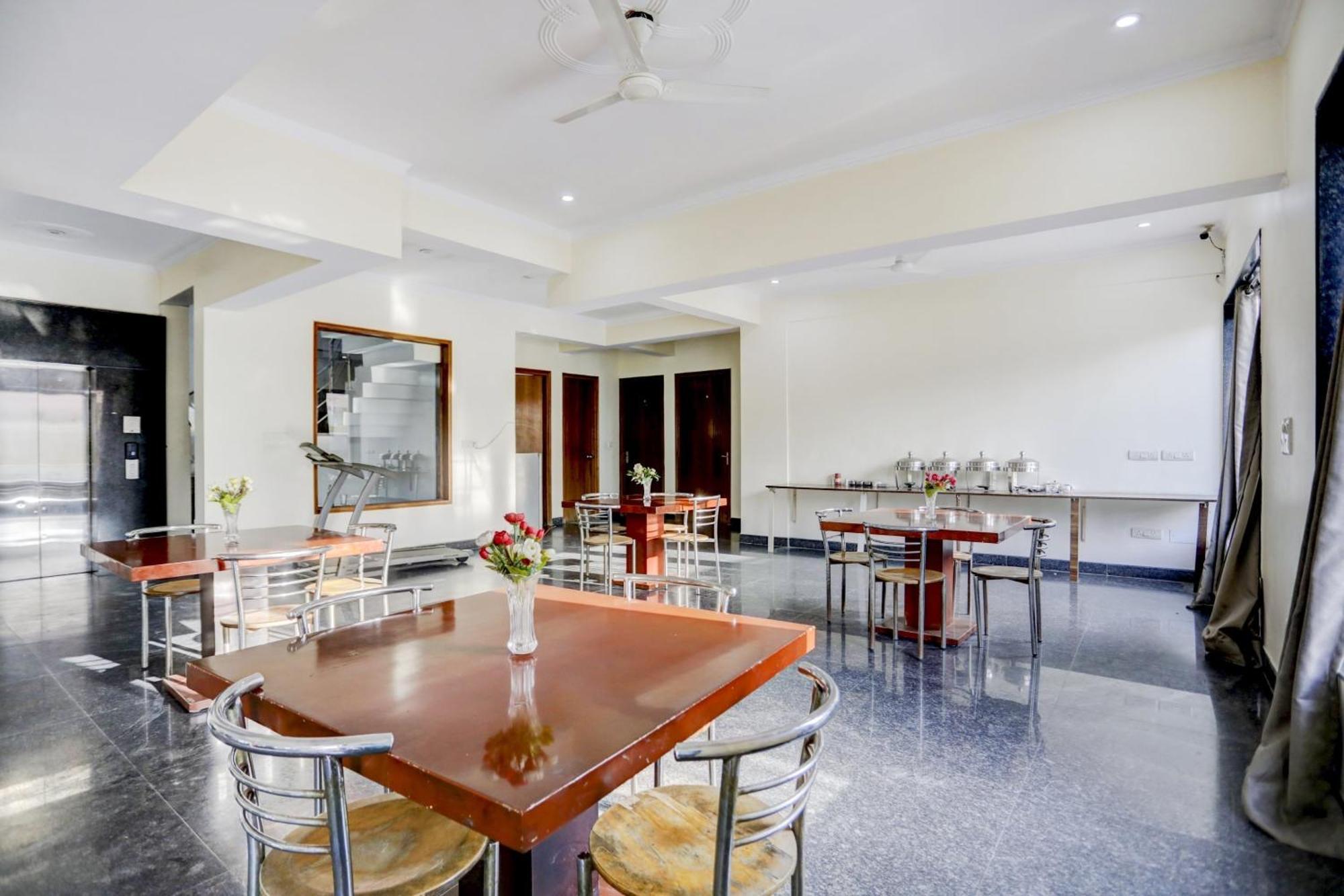 Super Town House Hi5 Aditya International Bhubaneswar Esterno foto