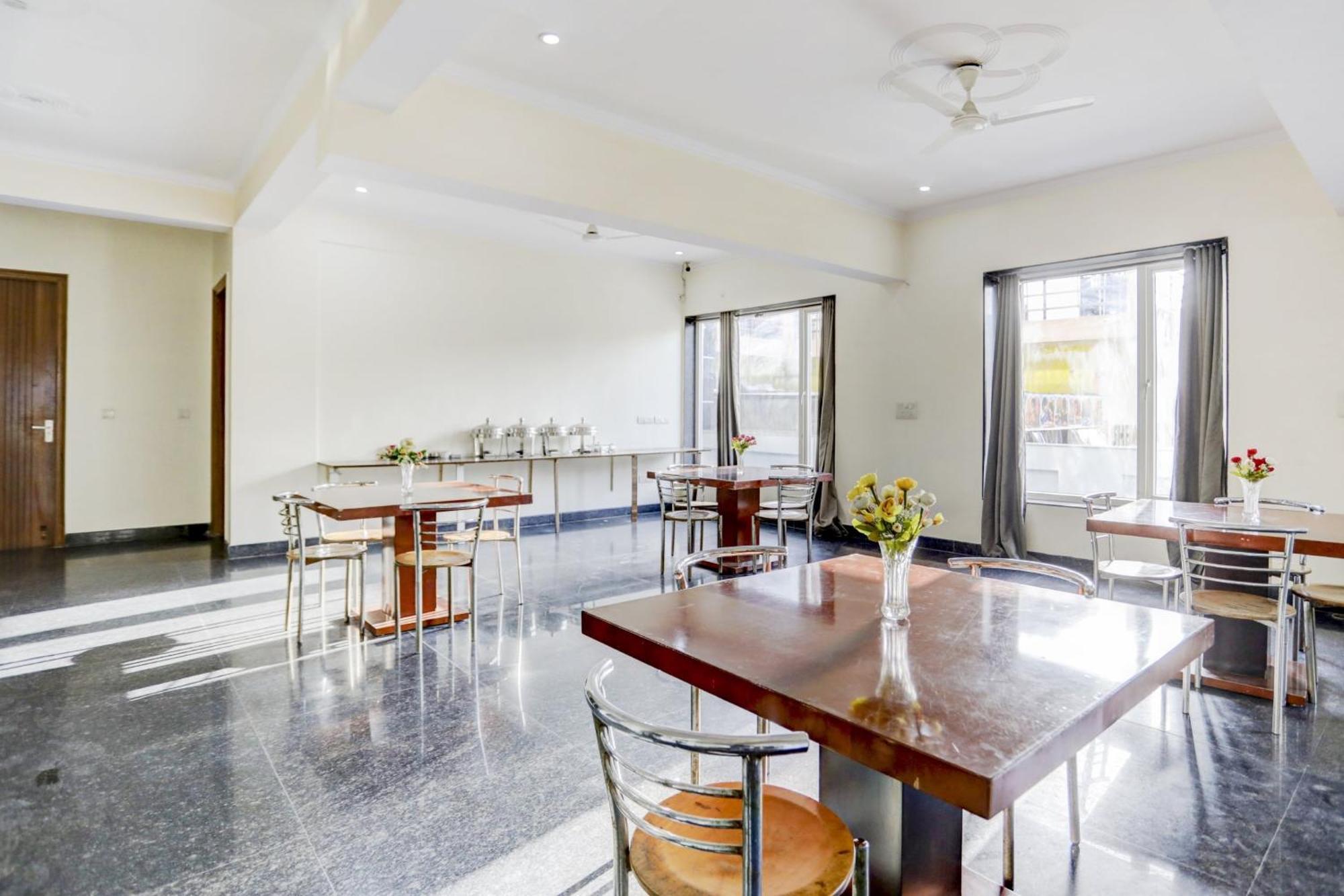 Super Town House Hi5 Aditya International Bhubaneswar Esterno foto