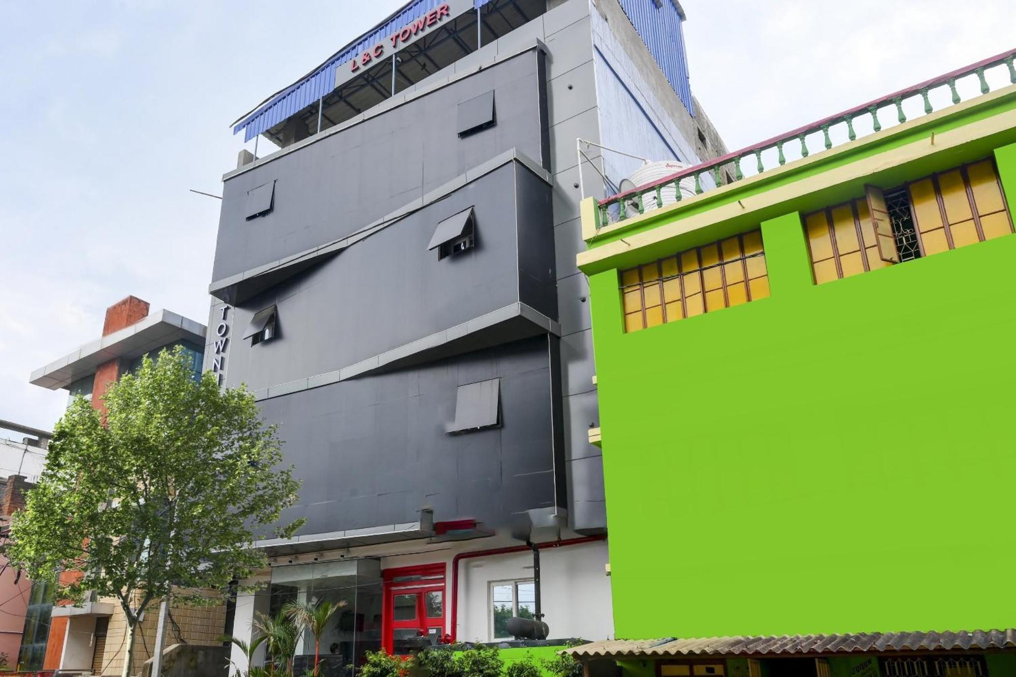 Super Town House Hi5 Aditya International Bhubaneswar Esterno foto