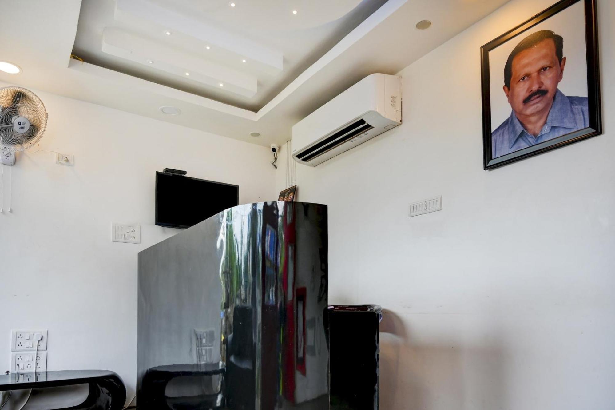 Super Town House Hi5 Aditya International Bhubaneswar Esterno foto