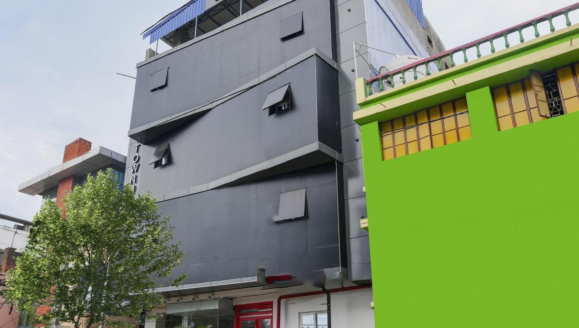Super Town House Hi5 Aditya International Bhubaneswar Esterno foto