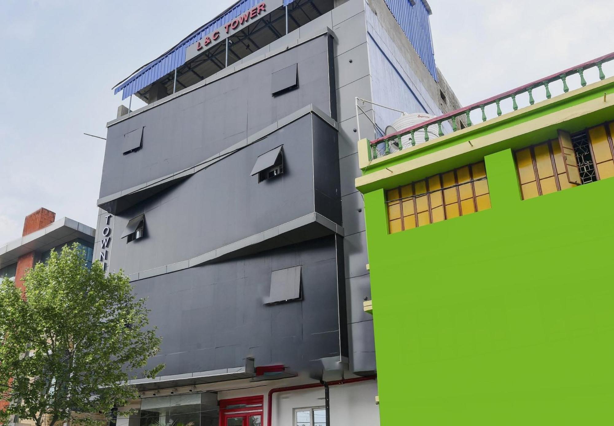 Super Town House Hi5 Aditya International Bhubaneswar Esterno foto