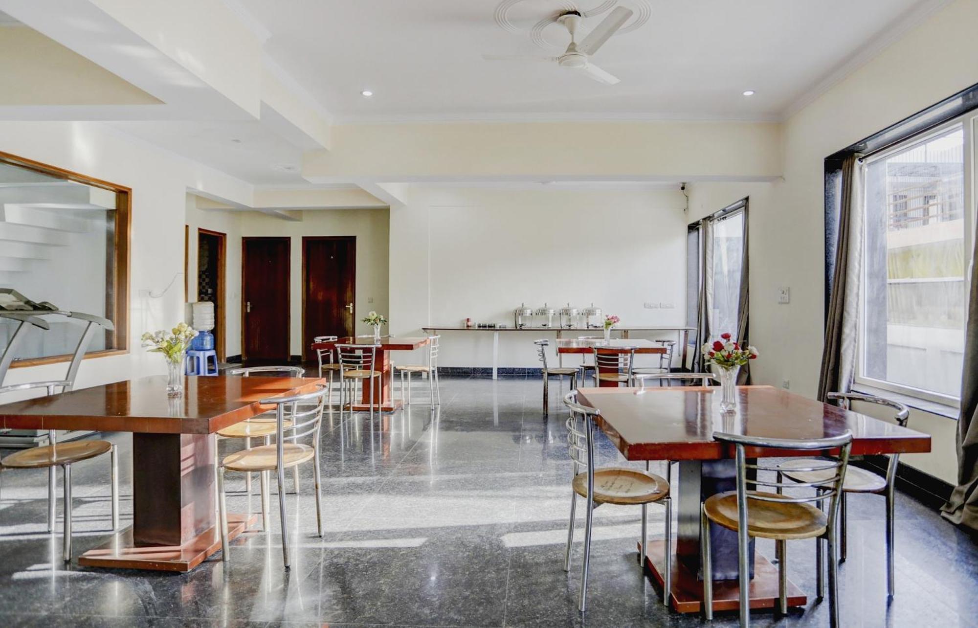 Super Town House Hi5 Aditya International Bhubaneswar Esterno foto