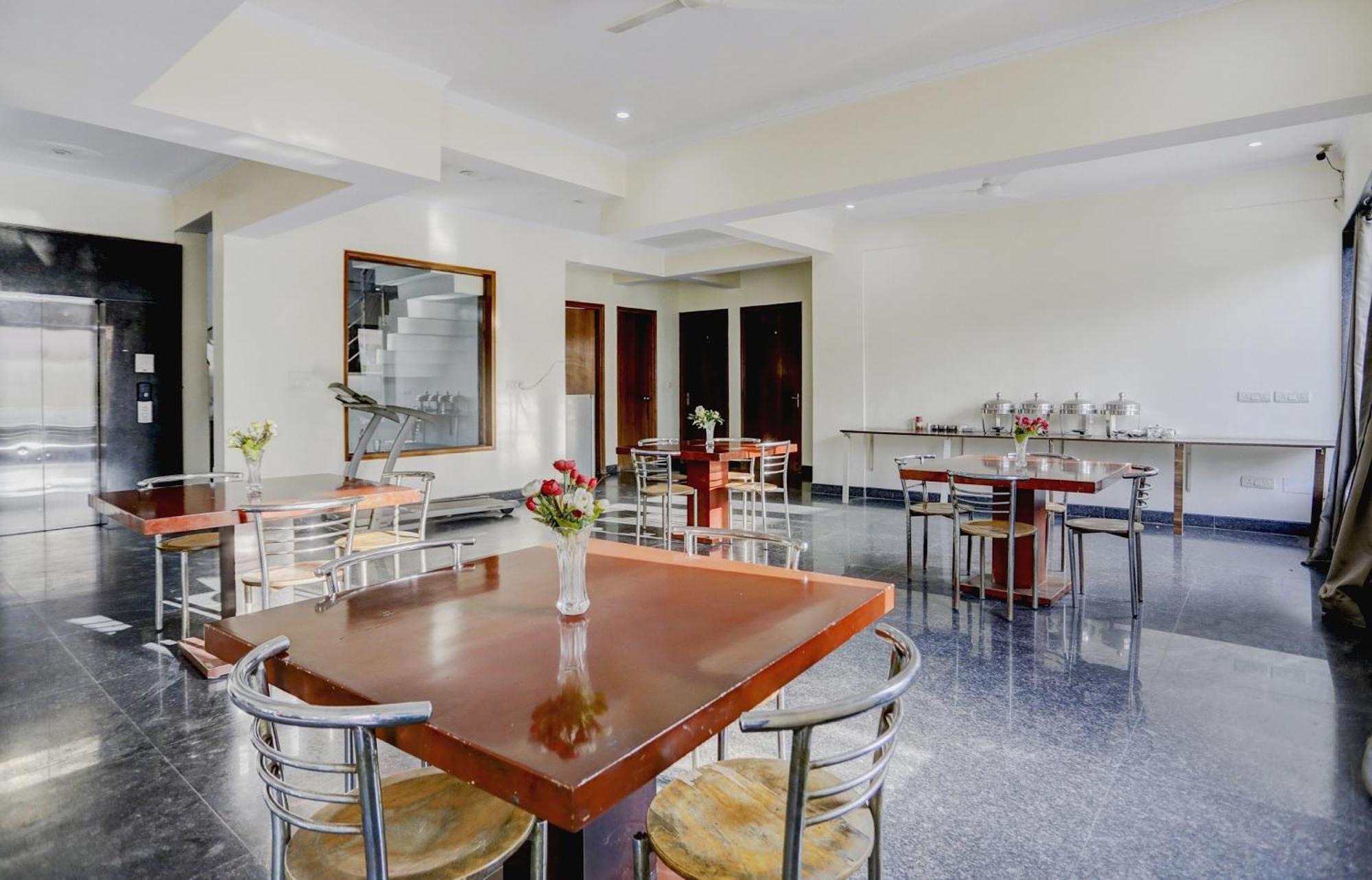 Super Town House Hi5 Aditya International Bhubaneswar Esterno foto