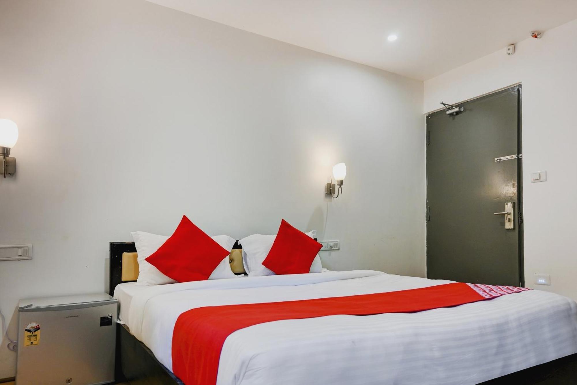 Super Town House Hi5 Aditya International Bhubaneswar Esterno foto