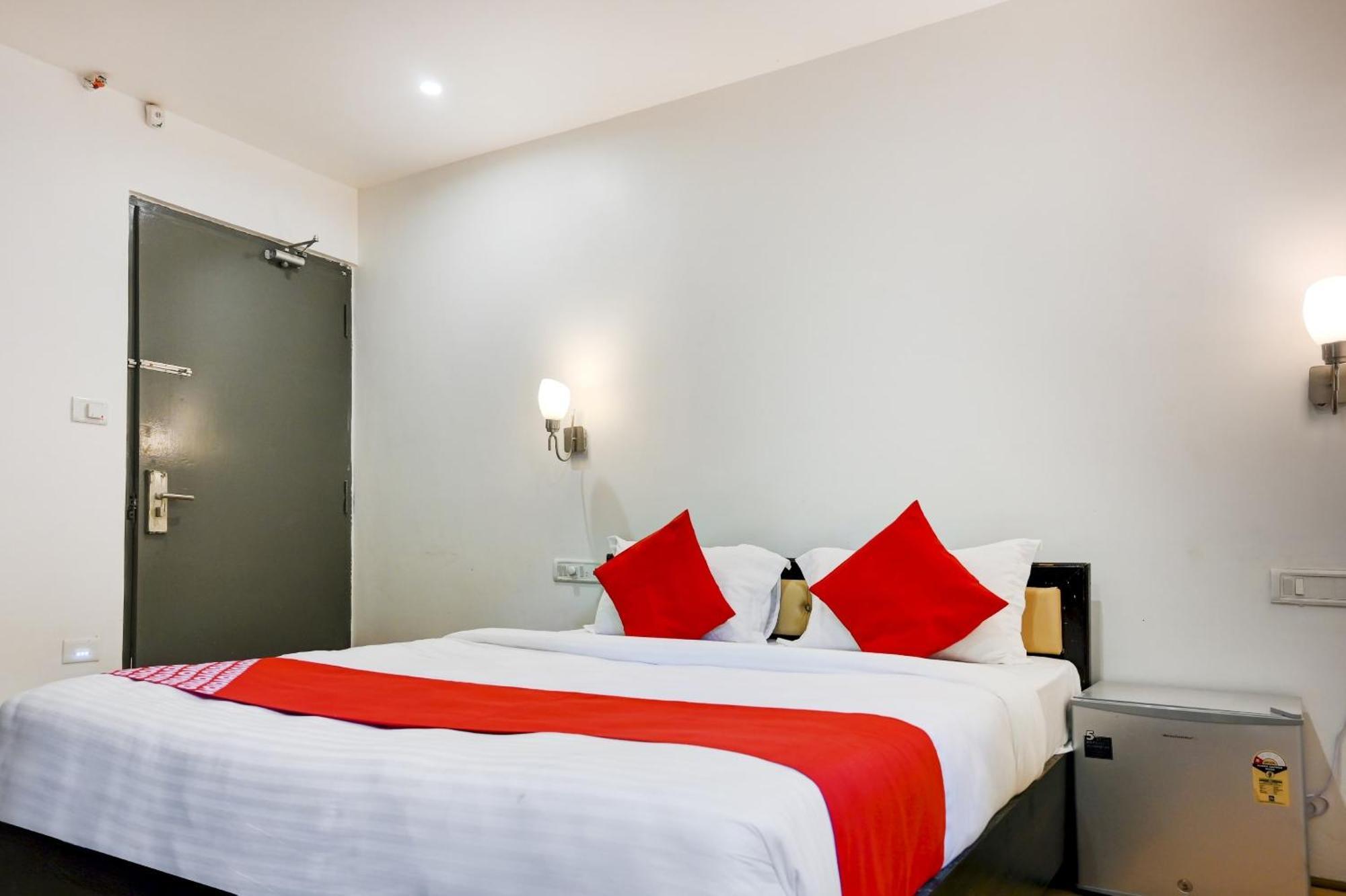Super Town House Hi5 Aditya International Bhubaneswar Esterno foto