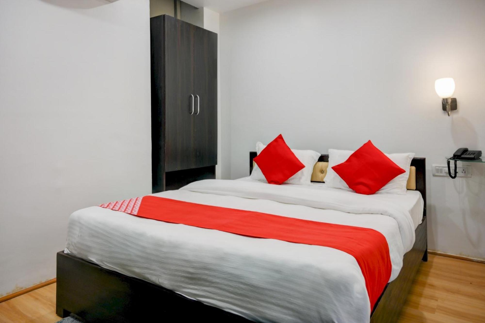Super Town House Hi5 Aditya International Bhubaneswar Esterno foto