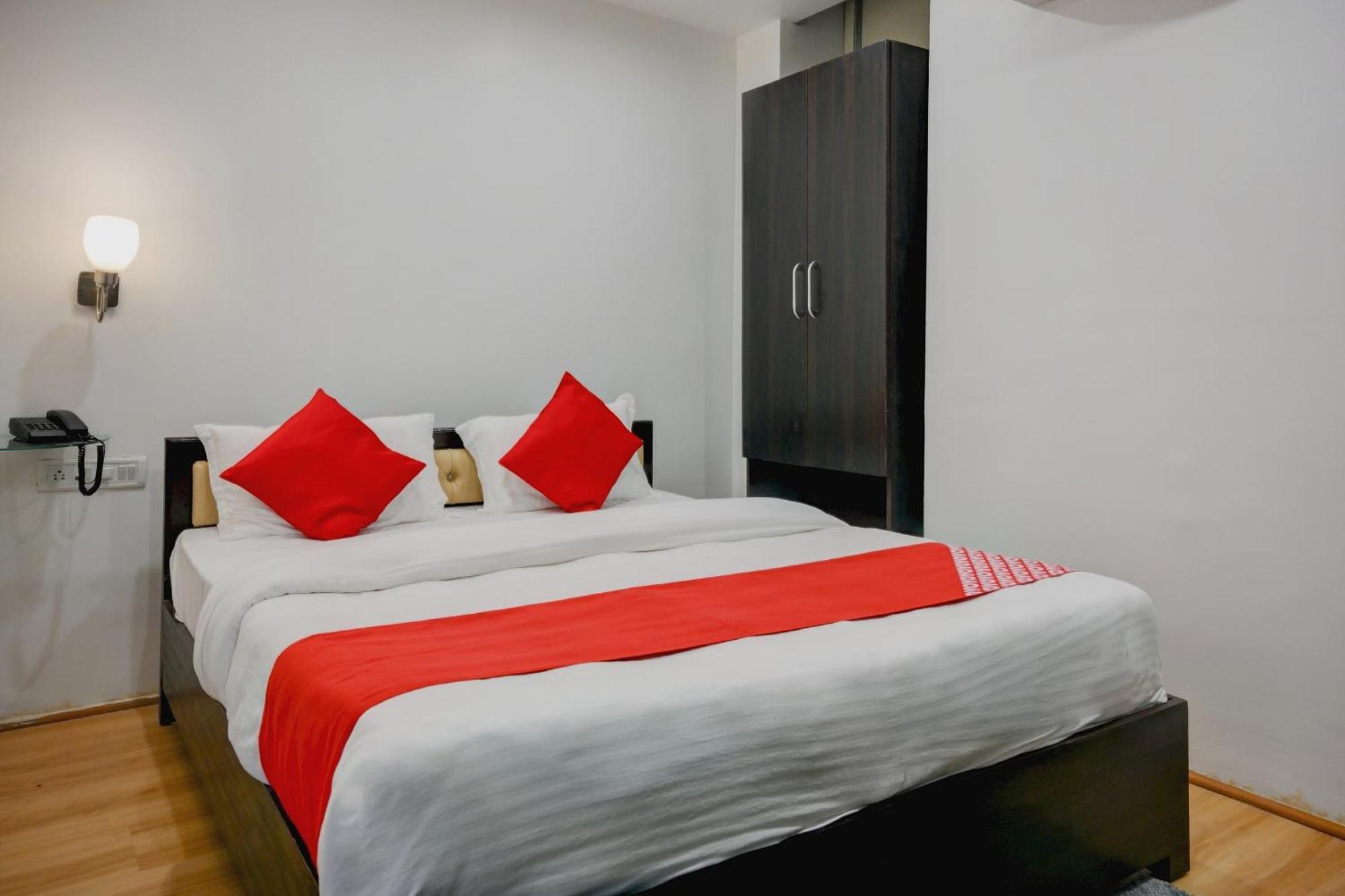 Super Town House Hi5 Aditya International Bhubaneswar Esterno foto
