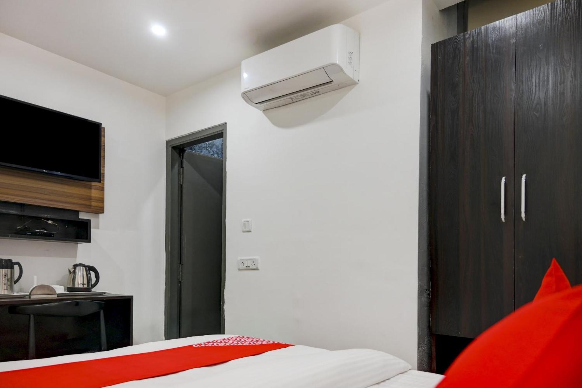 Super Town House Hi5 Aditya International Bhubaneswar Esterno foto