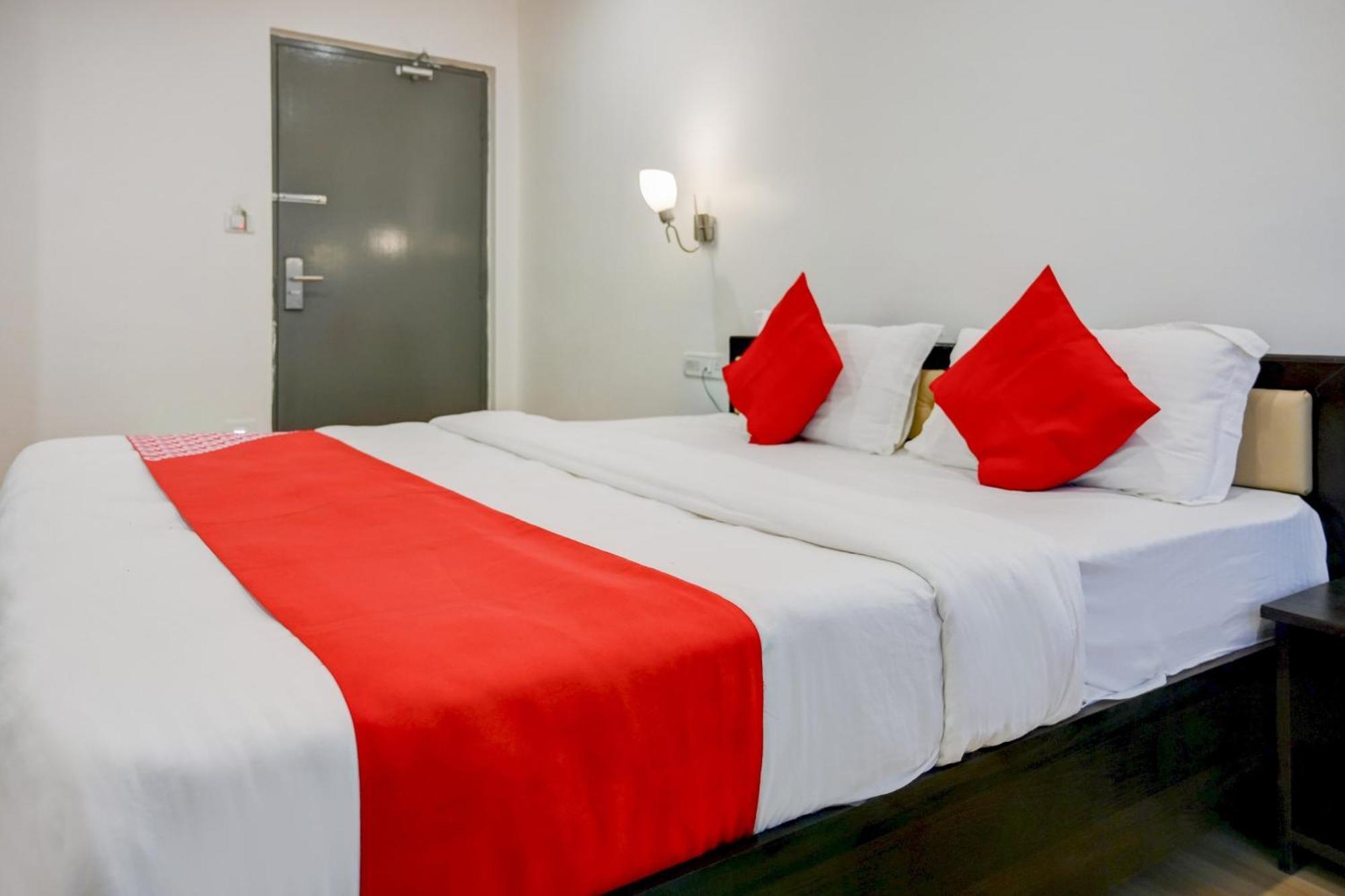 Super Town House Hi5 Aditya International Bhubaneswar Esterno foto