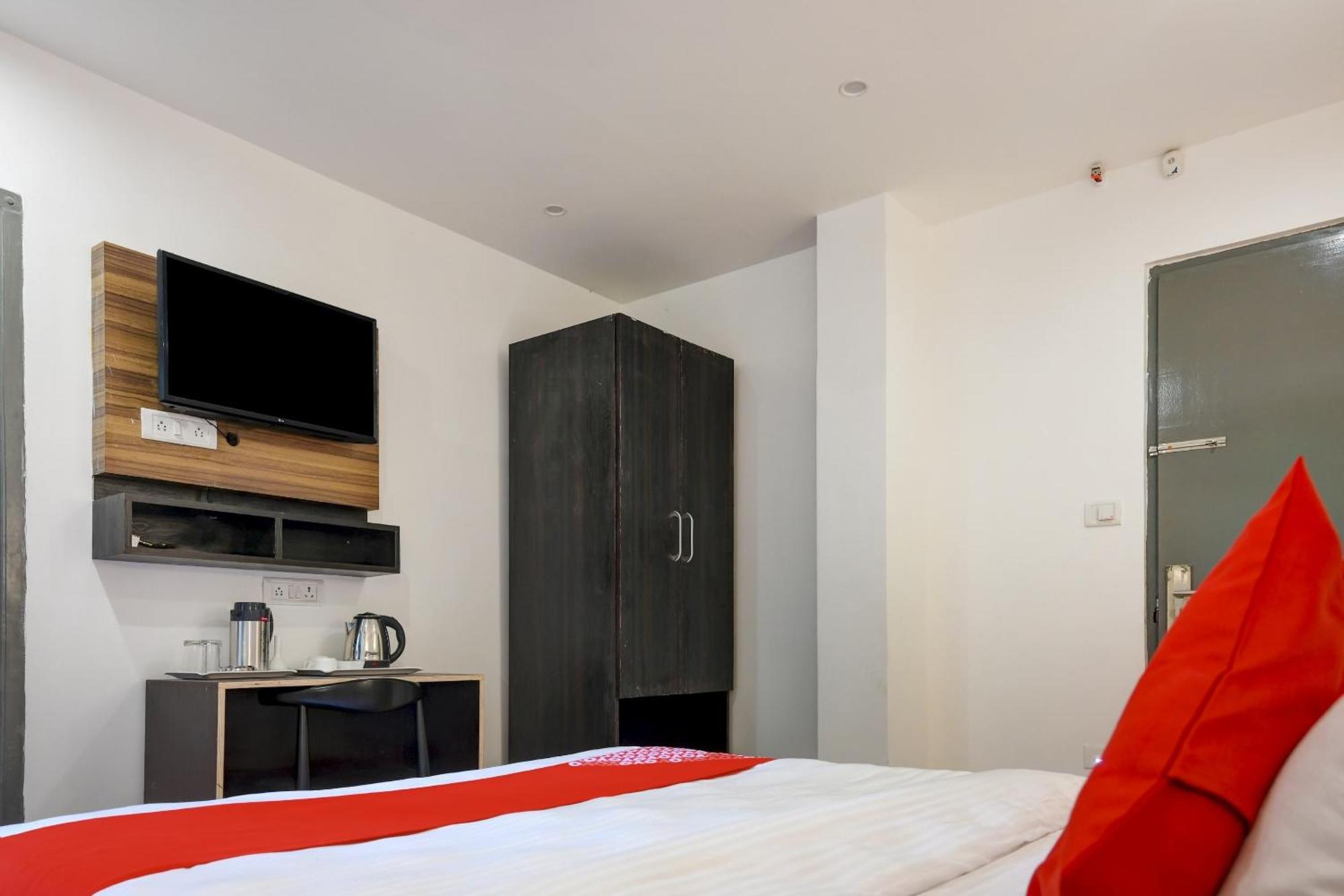 Super Town House Hi5 Aditya International Bhubaneswar Esterno foto